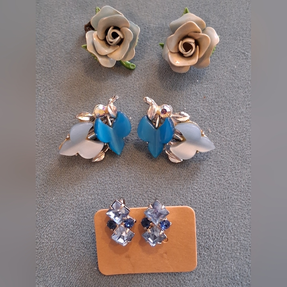 Vtg Clip Earring Set #F